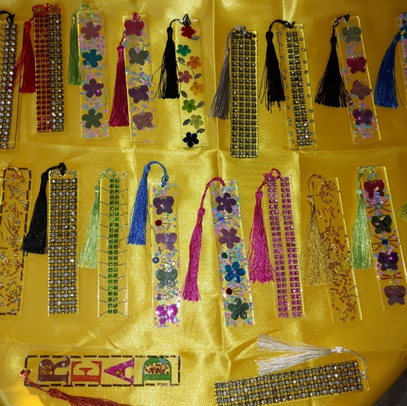 Acrylic book markers, shot glasses and welcome sig - Picture 1 of 7